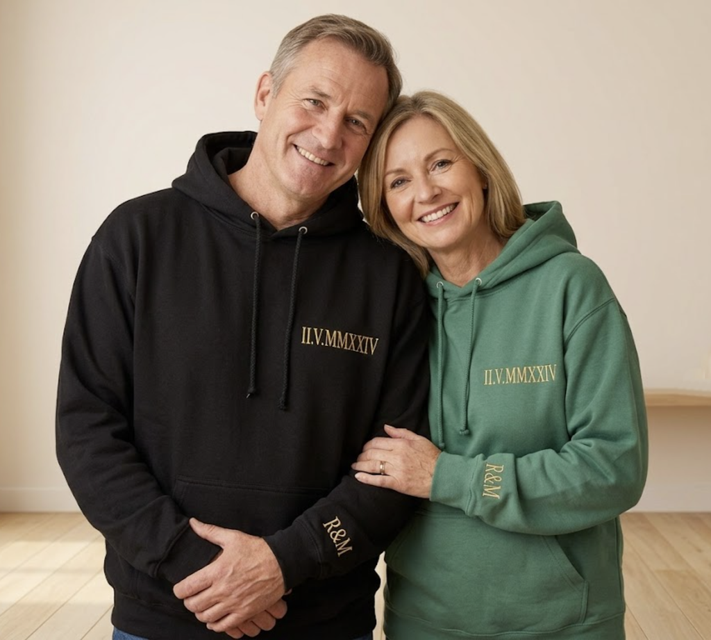 Römische Datum Pullover oder Hoodie für Paare, besticktes Geschenk