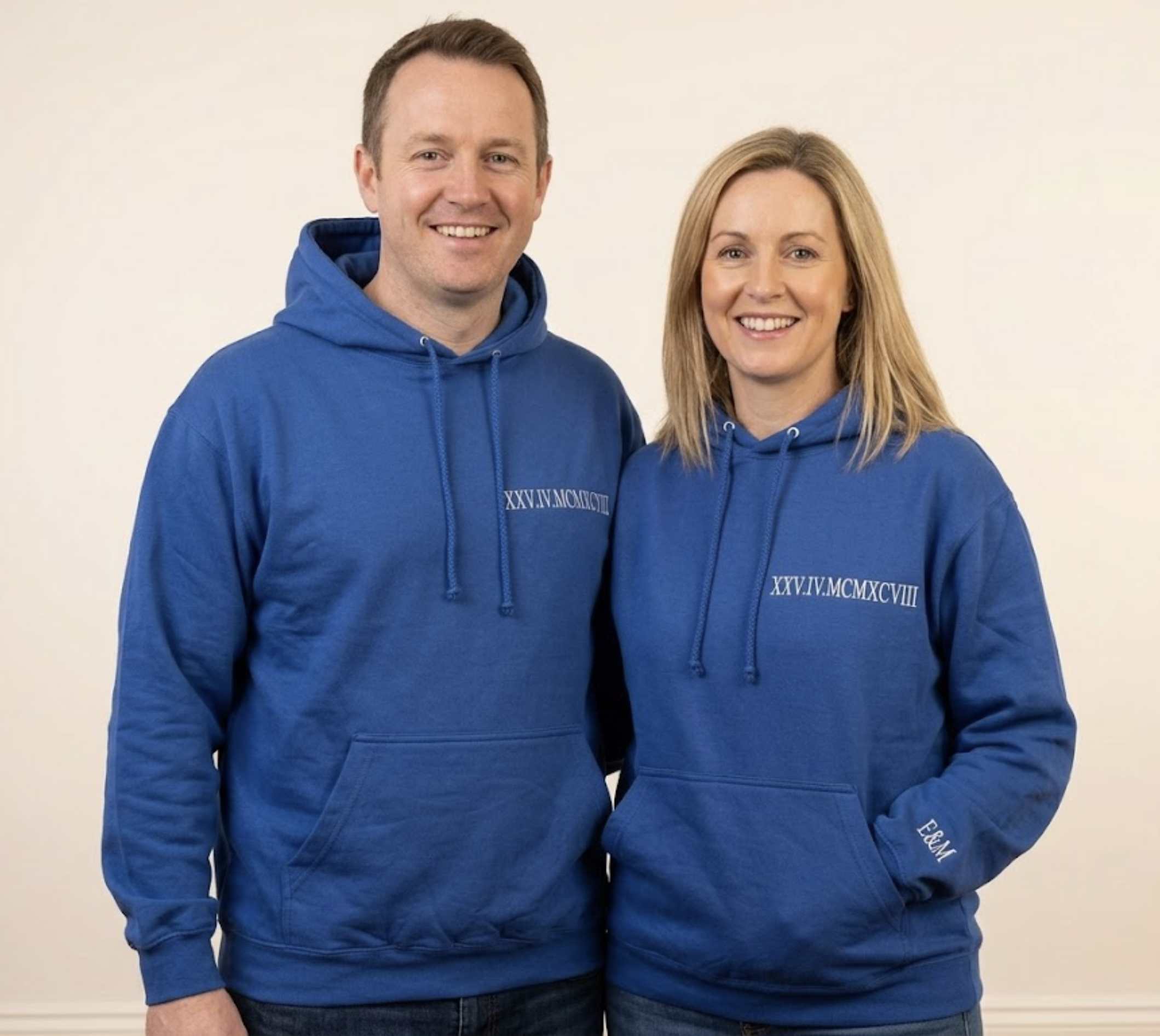 Römische Datum Pullover oder Hoodie für Paare, besticktes Geschenk